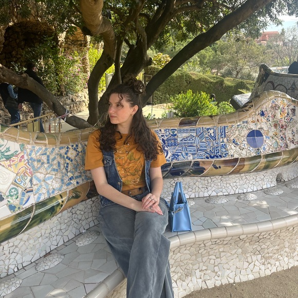 Meet your Posher, Alison - Picture 1 of 1